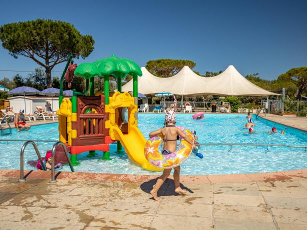 campingtoscanabella en august-holiday-offer-in-tuscany-with-family-size-seaside-mobile-homes 009